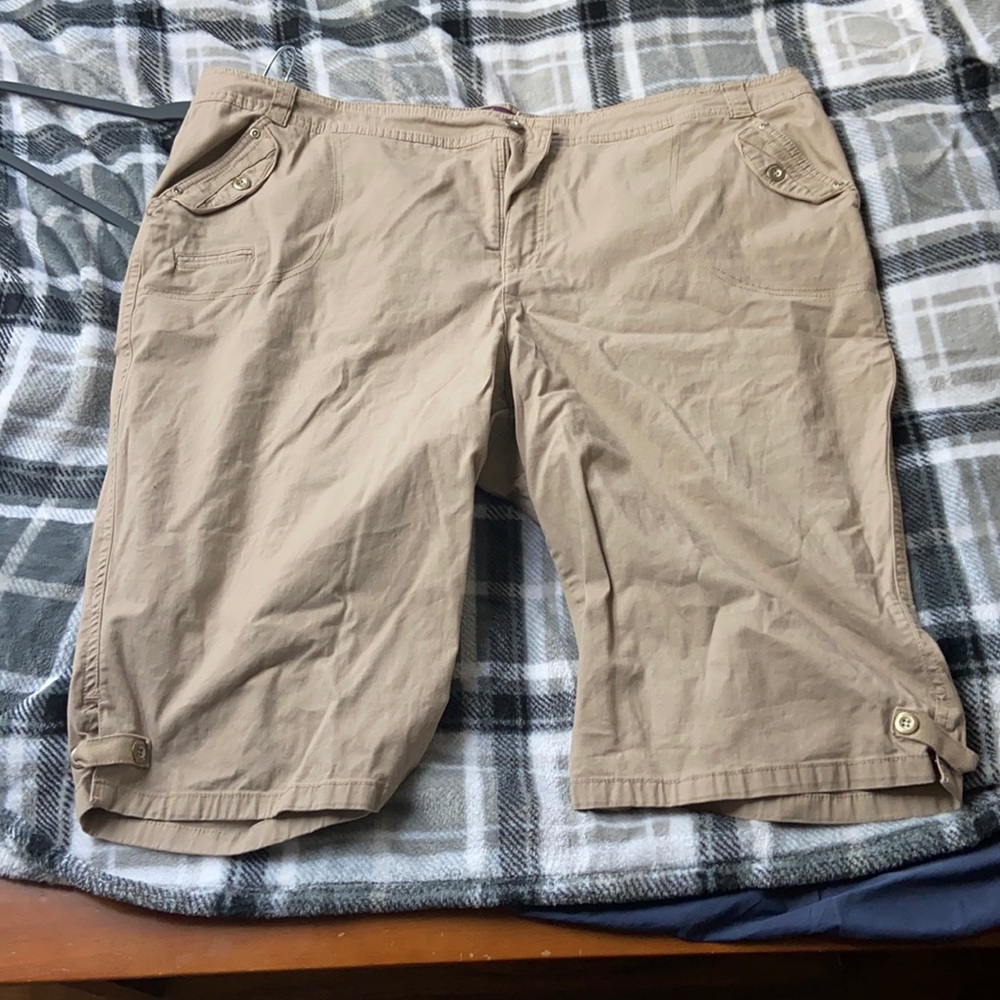 Tan Capris